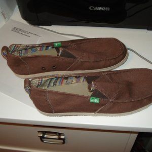 Sanuk Brown slip-ons multicolor lining